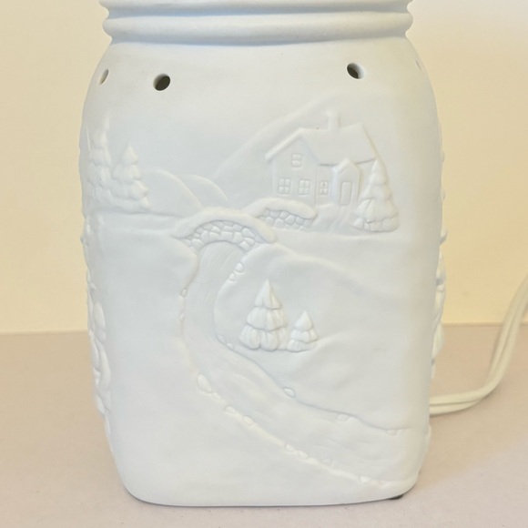 Scentsy “Let It Snow” Mason Jar Style White Raised Christmas Scene Retired - Picture 3 of 8